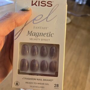 KISS Gel Fantasy Magnetic Nails